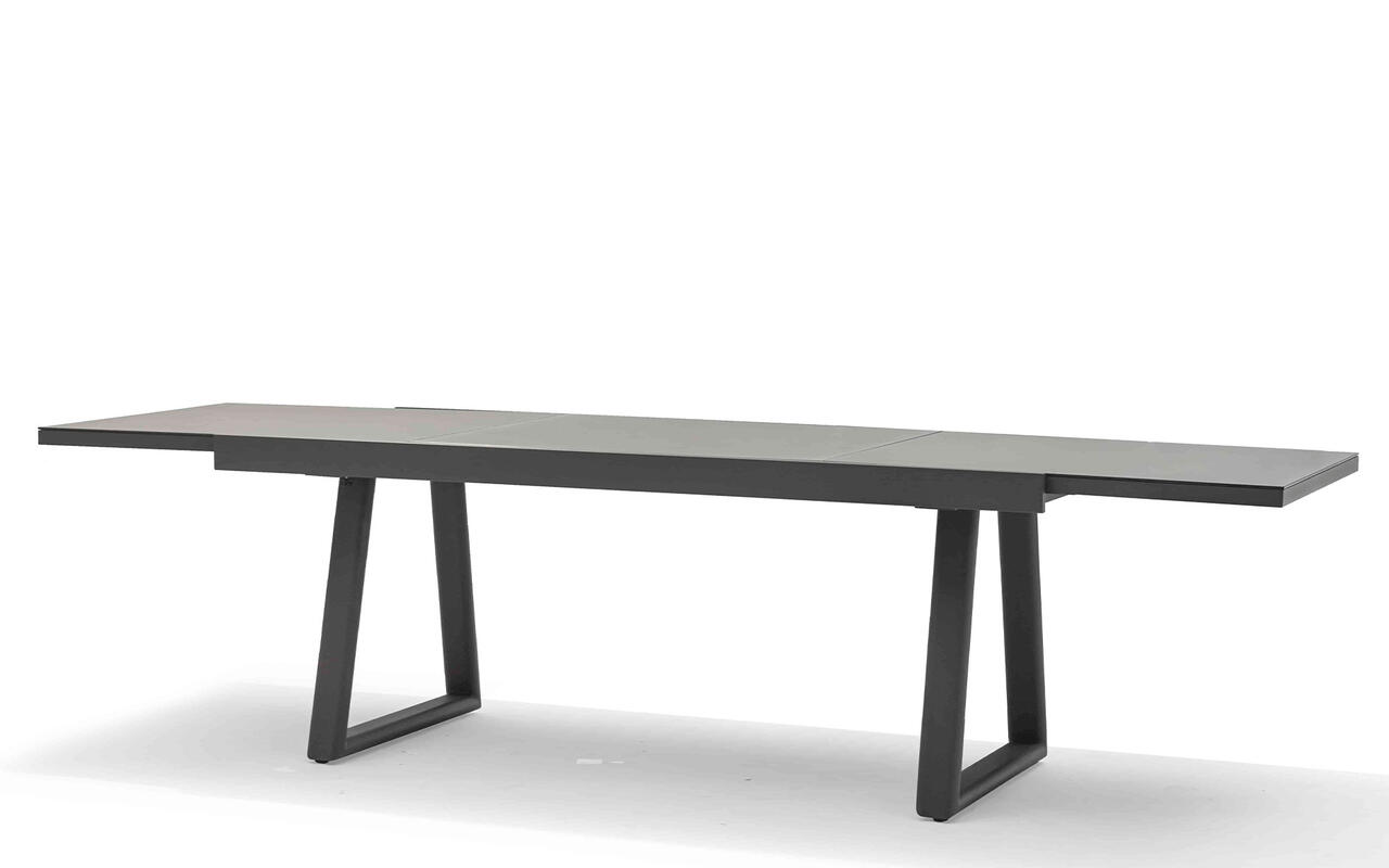 HUG Extendable Dining Table Liv Outdoor hug-extendable-dining-table-liv-outdoor